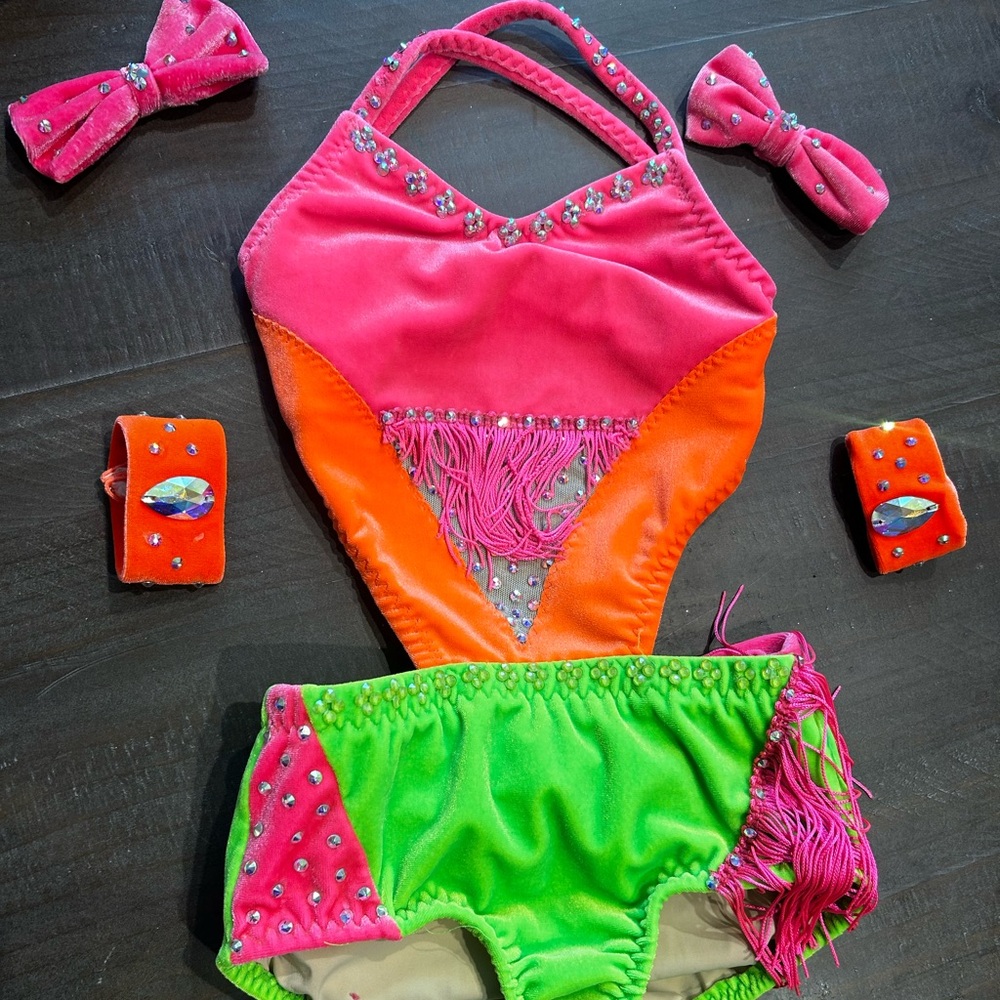 Custom child dance costume. Jazz.